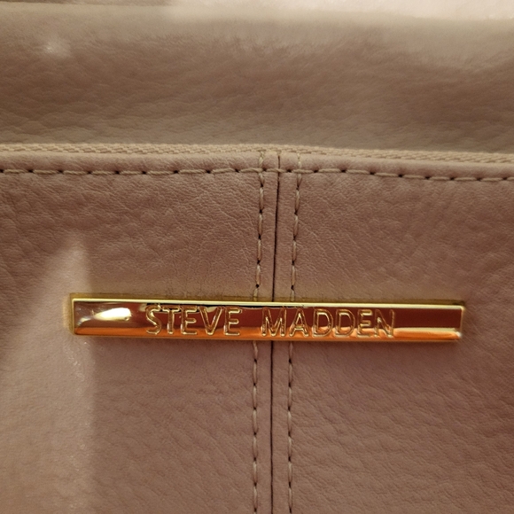Steve Madden Purse - Picture 4 of 9